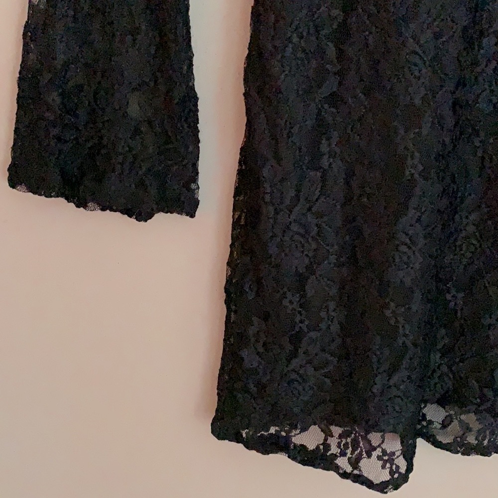 Socialite Christmas party/ night out! size small lace bell-like sleeve, mini - Picture 3 of 3
